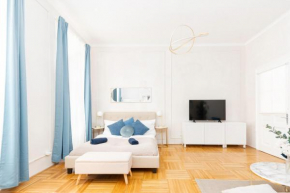 Spacious and Near Metro I Close to Parks I AKH